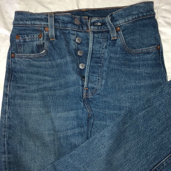 Levi’s 501 Skinny - Picture 1 of 6